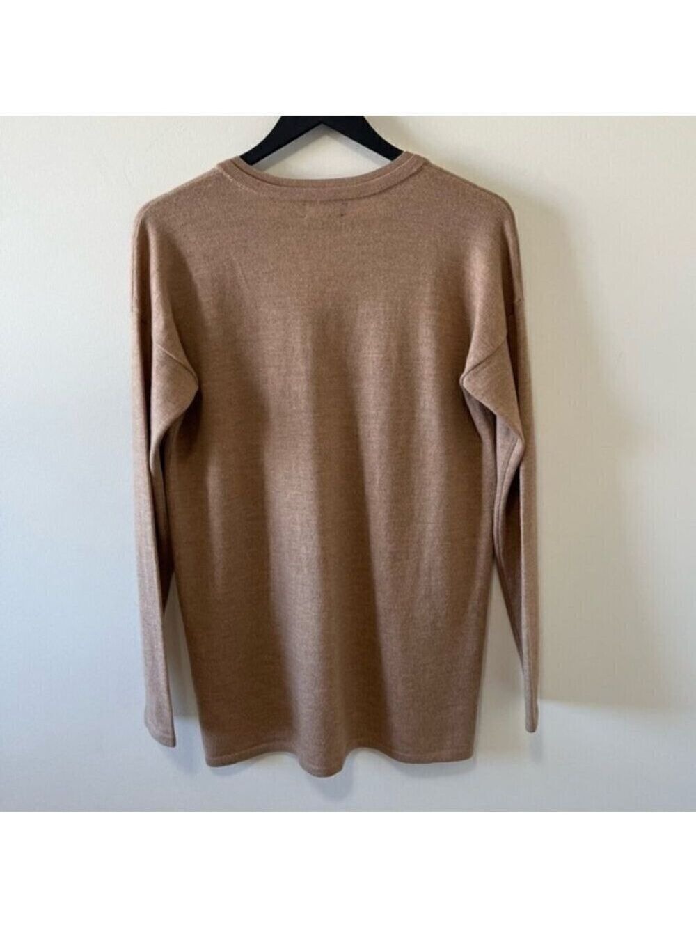 Lord & Taylor 100% Merino Wool V-Neck Sweater Size XS - Picture 2 of 6